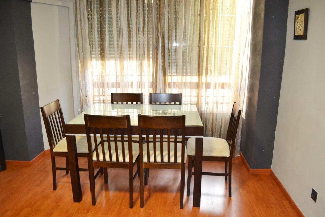 Apartamento Acogedor, Excelente Ubicacion, 10 Min Centro Lejlighed Sevilla Eksteriør billede